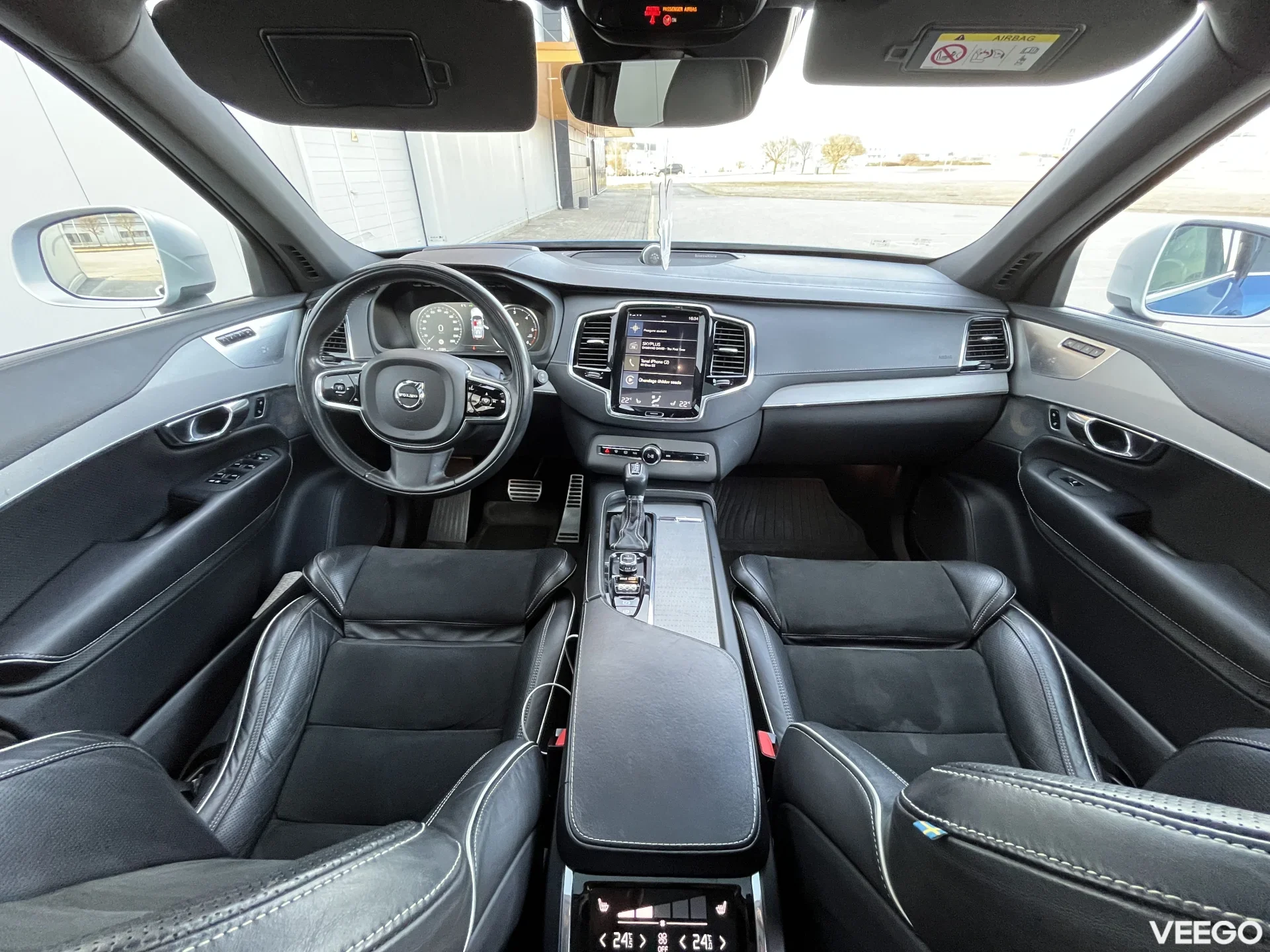 Volvo XC90 R-Design/HUD/B&W/7-seat/pano 2.0 165kW