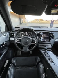 Volvo XC90 R-Design/HUD/B&W/7-seat/pano 2.0 165kW thumbnail