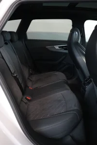 Audi RS 4 331kW thumbnail