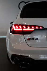 Audi RS 4 331kW thumbnail