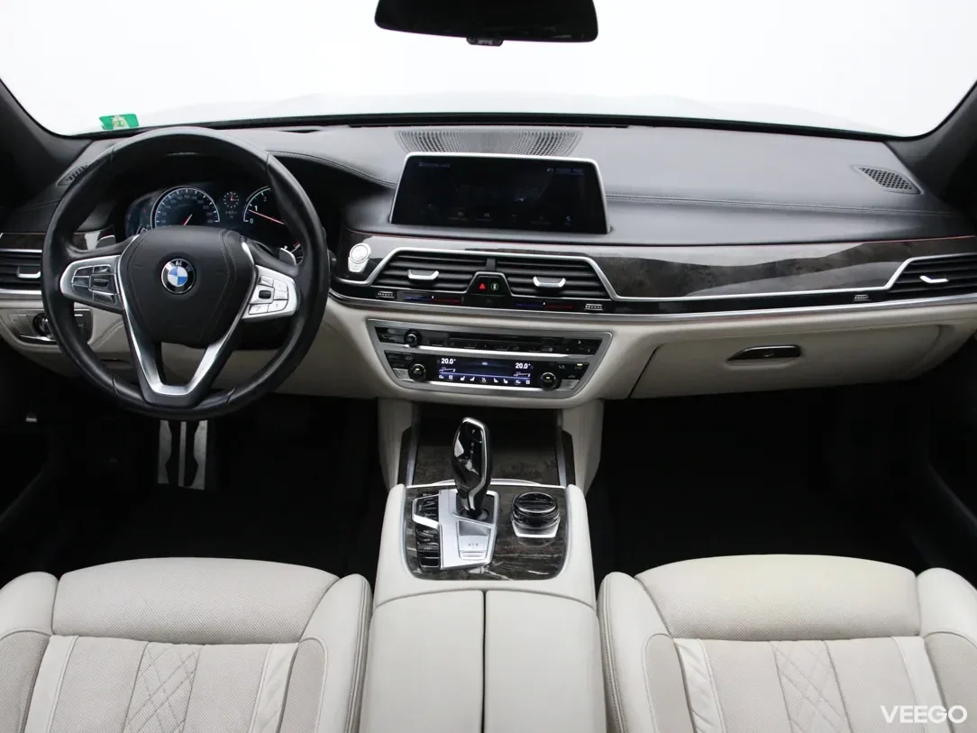 BMW 750 4.4 330kW