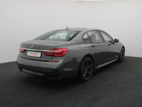 BMW 750 4.4 330kW thumbnail