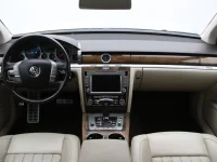 Volkswagen Phaeton 3 176kW thumbnail