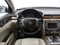 Volkswagen Phaeton 3 176kW thumbnail