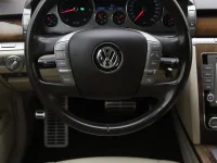 Volkswagen Phaeton 3 176kW thumbnail