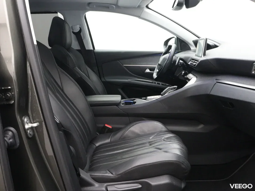 Peugeot 5008 1.5 96kW