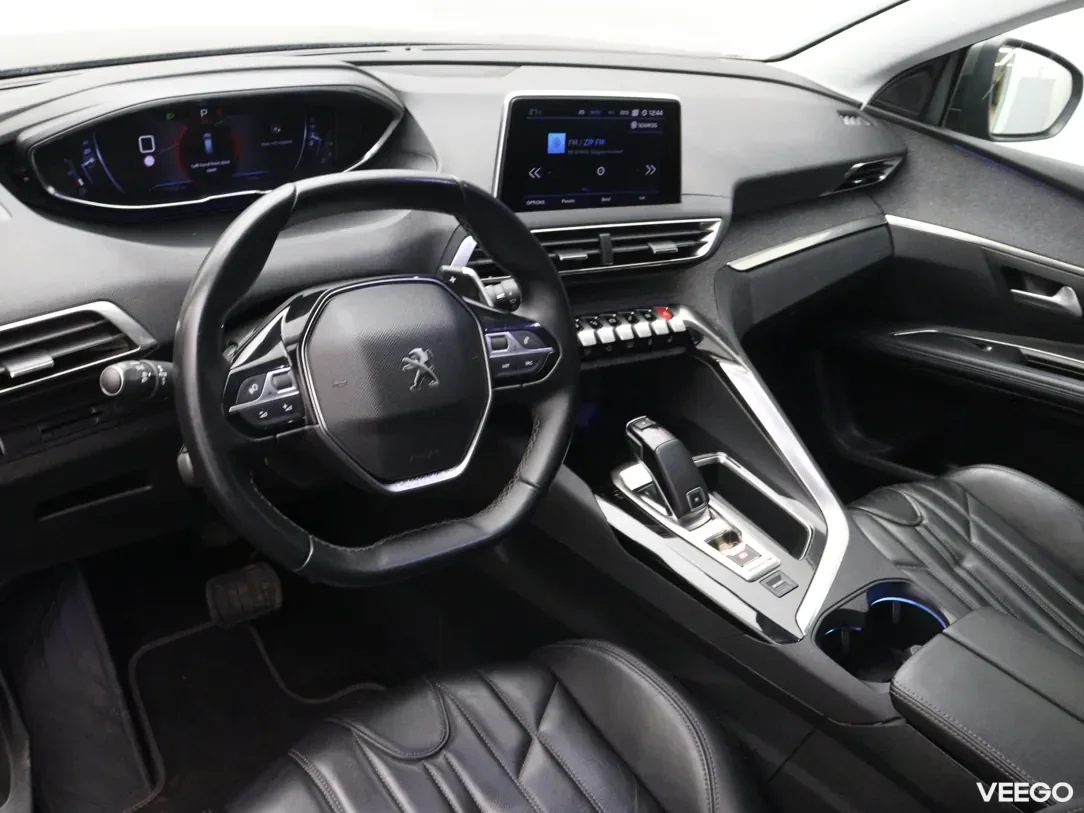 Peugeot 5008 1.5 96kW