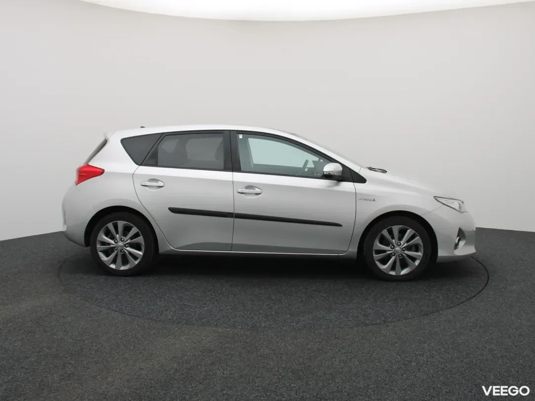 Toyota Auris 1.8 100kW