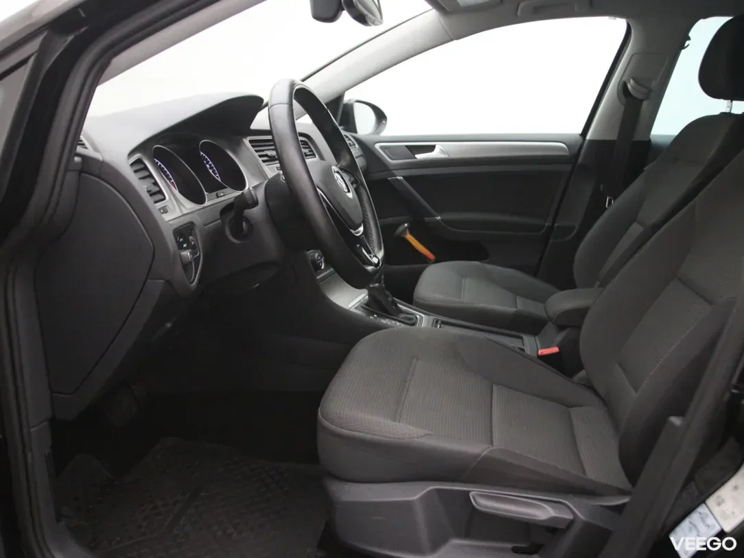 Volkswagen Golf 1.6 81kW