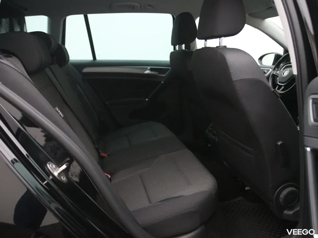 Volkswagen Golf 1.6 81kW