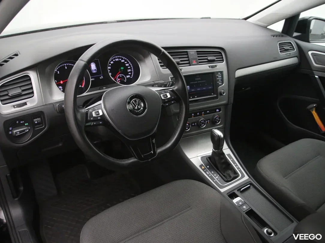 Volkswagen Golf 1.6 81kW