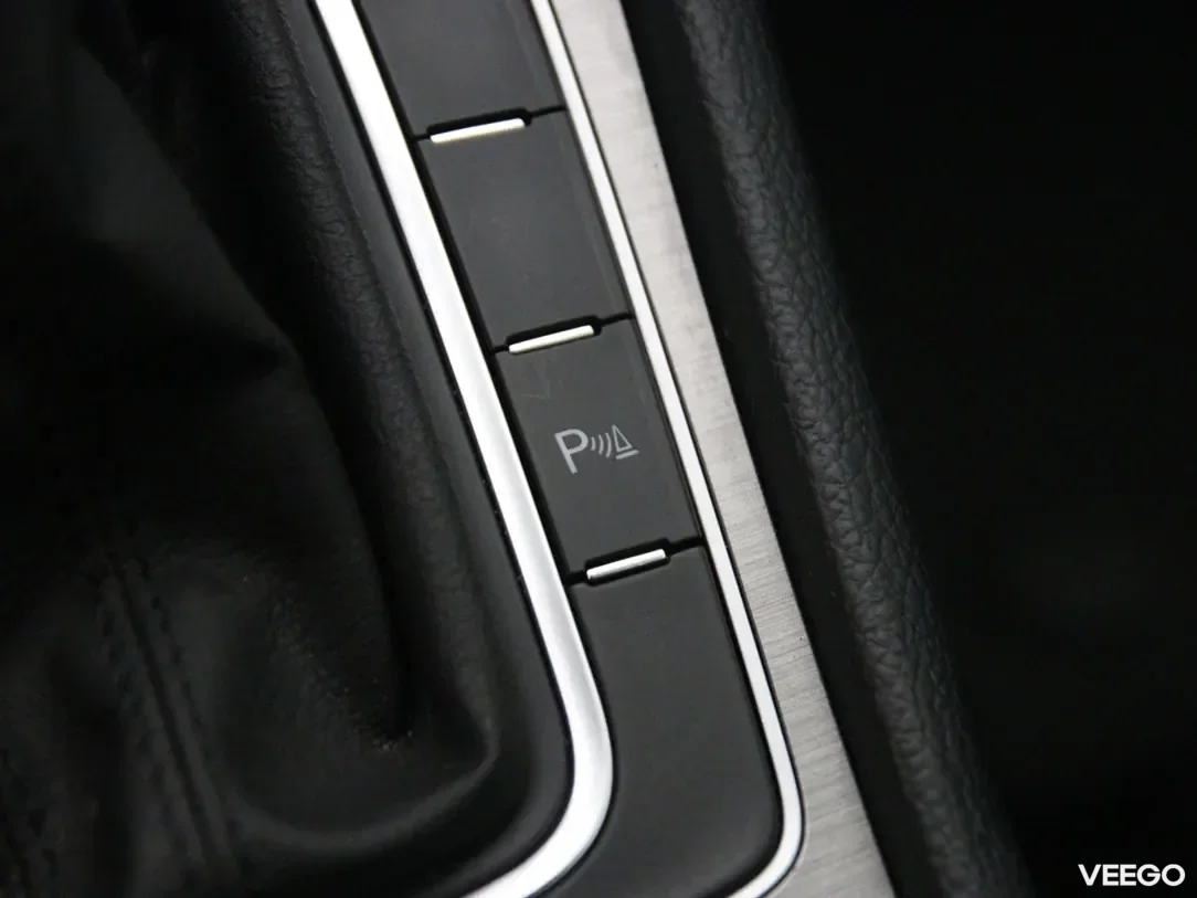 Volkswagen Golf 1.6 81kW