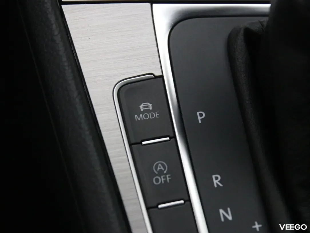 Volkswagen Golf 1.6 81kW