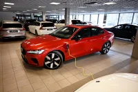 Volvo S60 AWD B&W LUXURY+ ULTIMATE DARK XENIUM INTELLI 2 335kW thumbnail