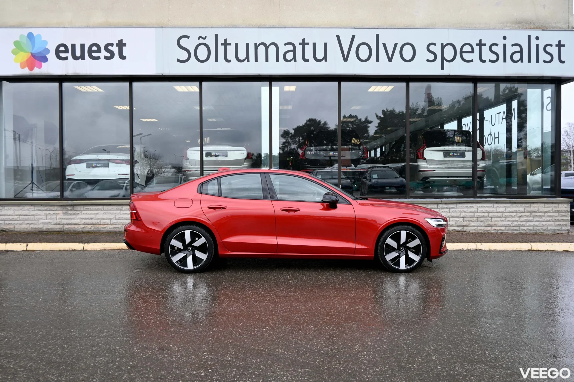 Volvo S60 AWD B&W LUXURY+ ULTIMATE DARK XENIUM INTELLI 2 335kW