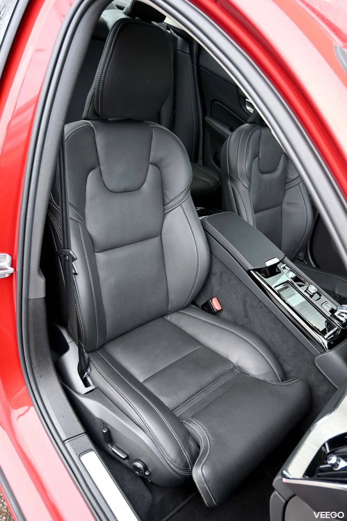 Volvo S60 AWD B&W LUXURY+ ULTIMATE DARK XENIUM INTELLI 2 335kW