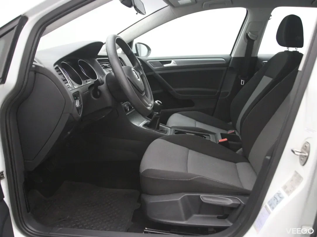 Volkswagen Golf 1.6 81kW