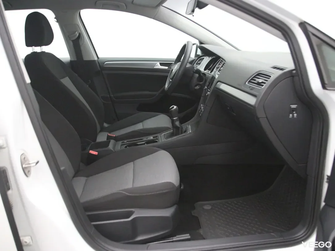Volkswagen Golf 1.6 81kW