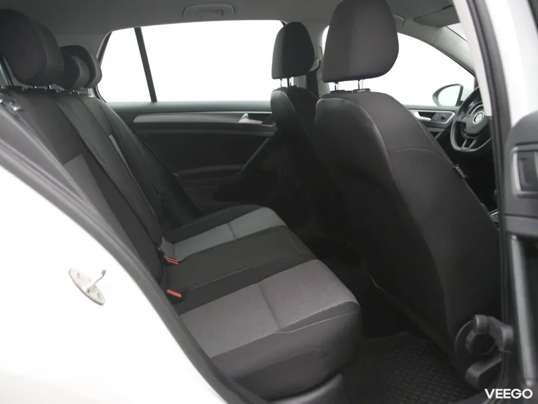 Volkswagen Golf 1.6 81kW