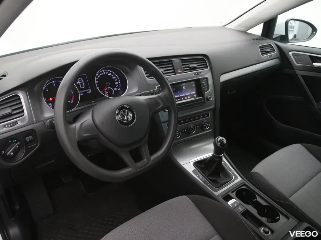 Volkswagen Golf 1.6 81kW
