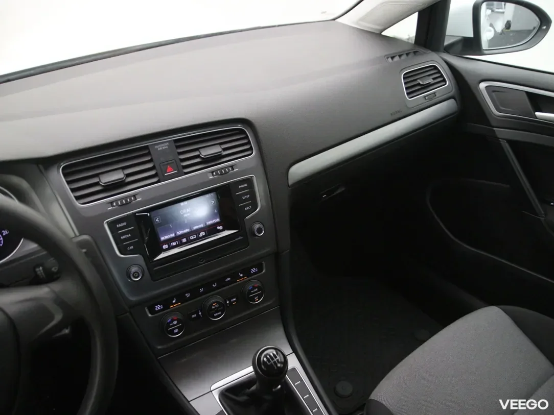 Volkswagen Golf 1.6 81kW