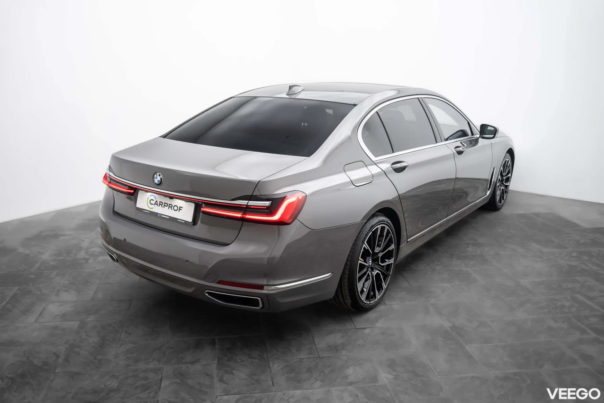 BMW 745 Le xDrive PHEV 3.0 290kW