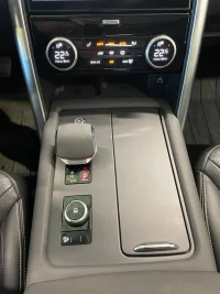 Land Rover Discovery D250 SE 3.0 183kW thumbnail