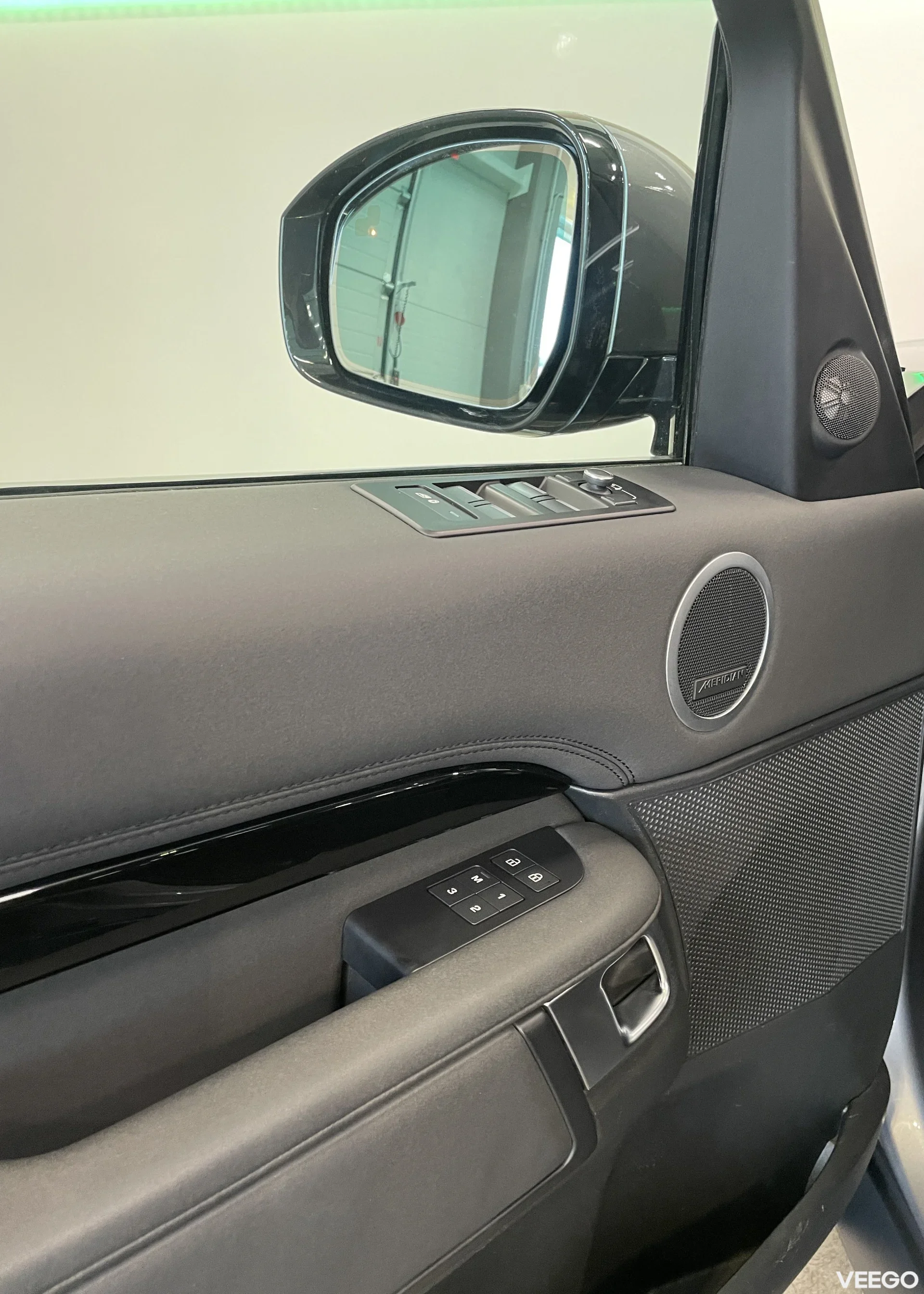 Land Rover Discovery D250 SE 3.0 183kW