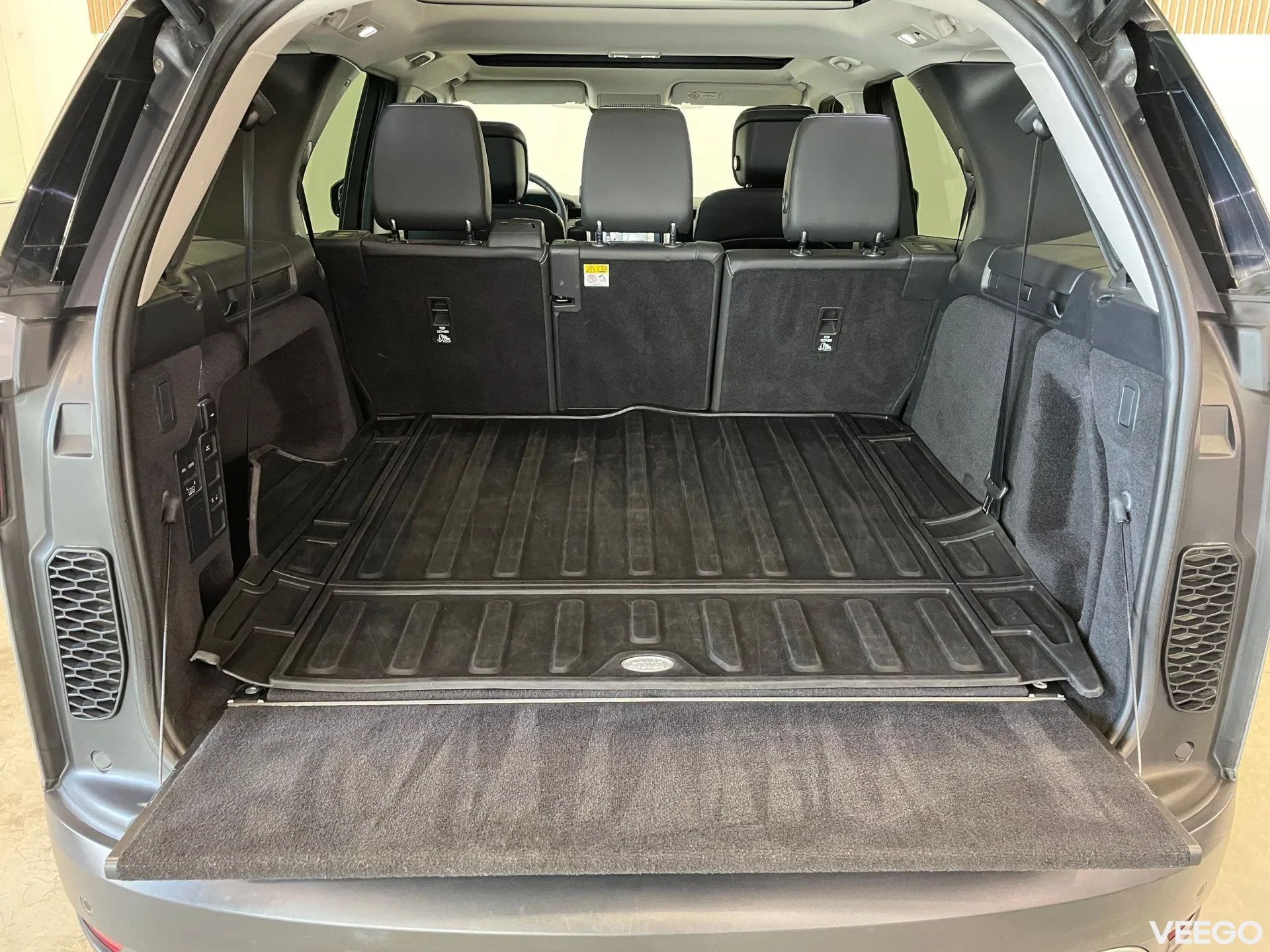 Land Rover Discovery D250 SE 3.0 183kW