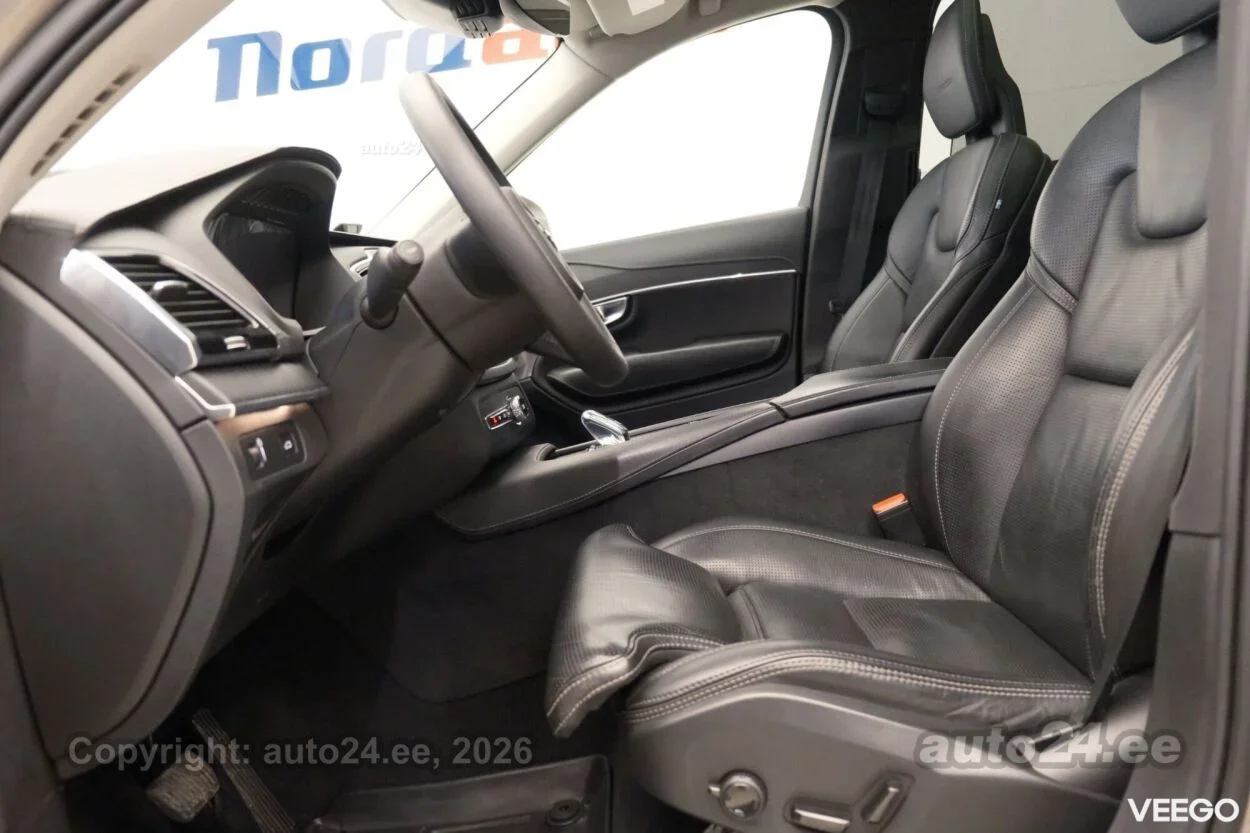 Volvo XC90 B5 Inscription AWD B&W 2 173kW