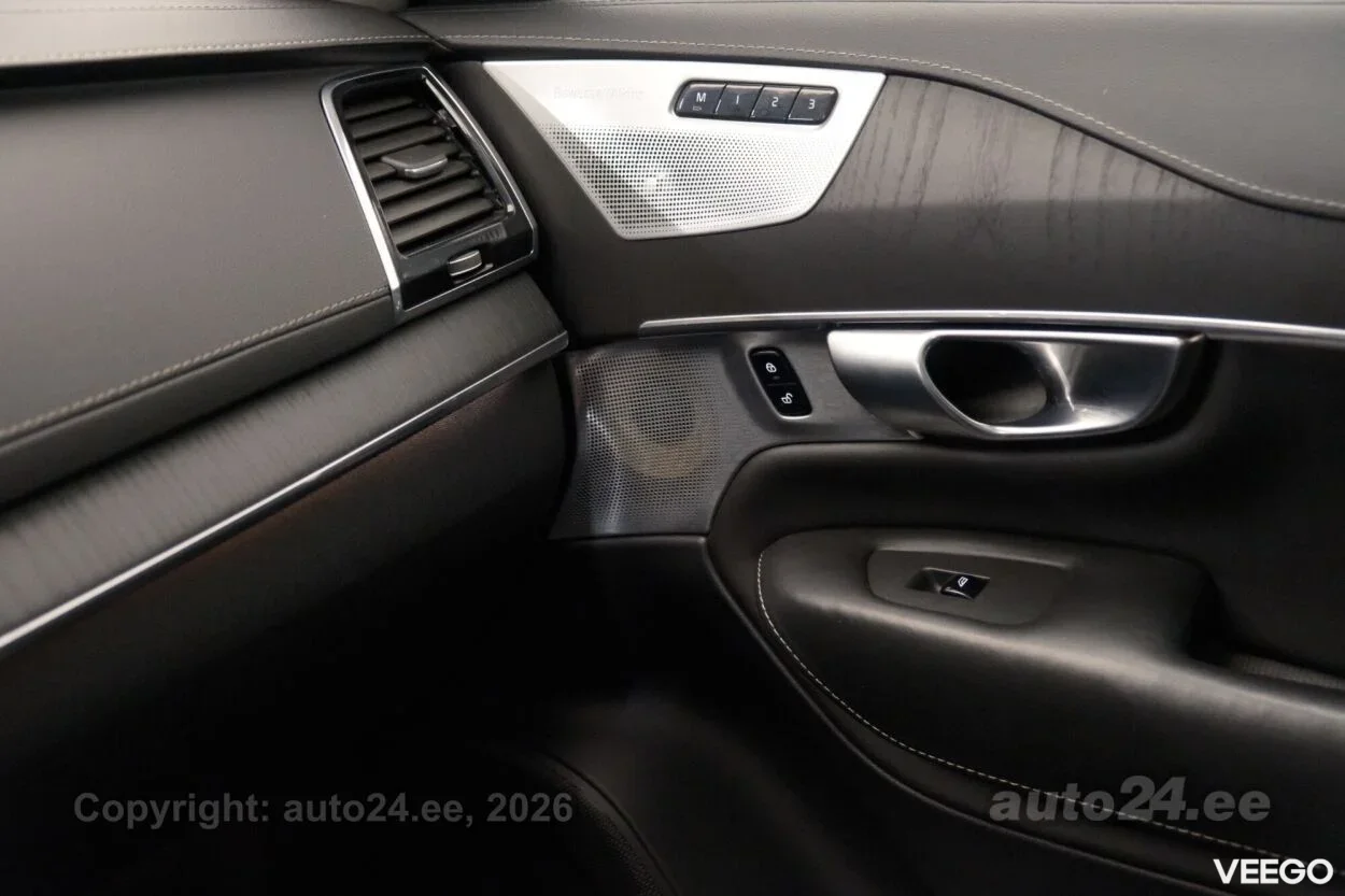 Volvo XC90 B5 Inscription AWD B&W 2 173kW