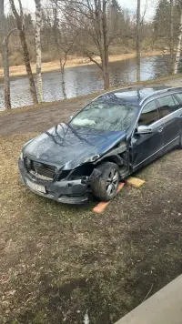 Mercedes-Benz E220 2.1 120kW thumbnail