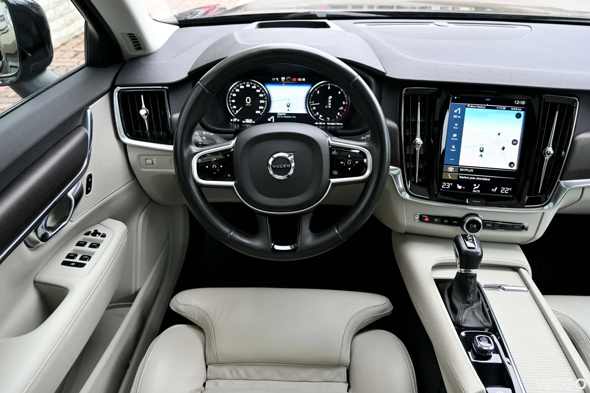 Volvo V90 Cross Country AWD INSCRIPTION INTERIOR XENIUM PRO INTELLI SAFE 2 140kW