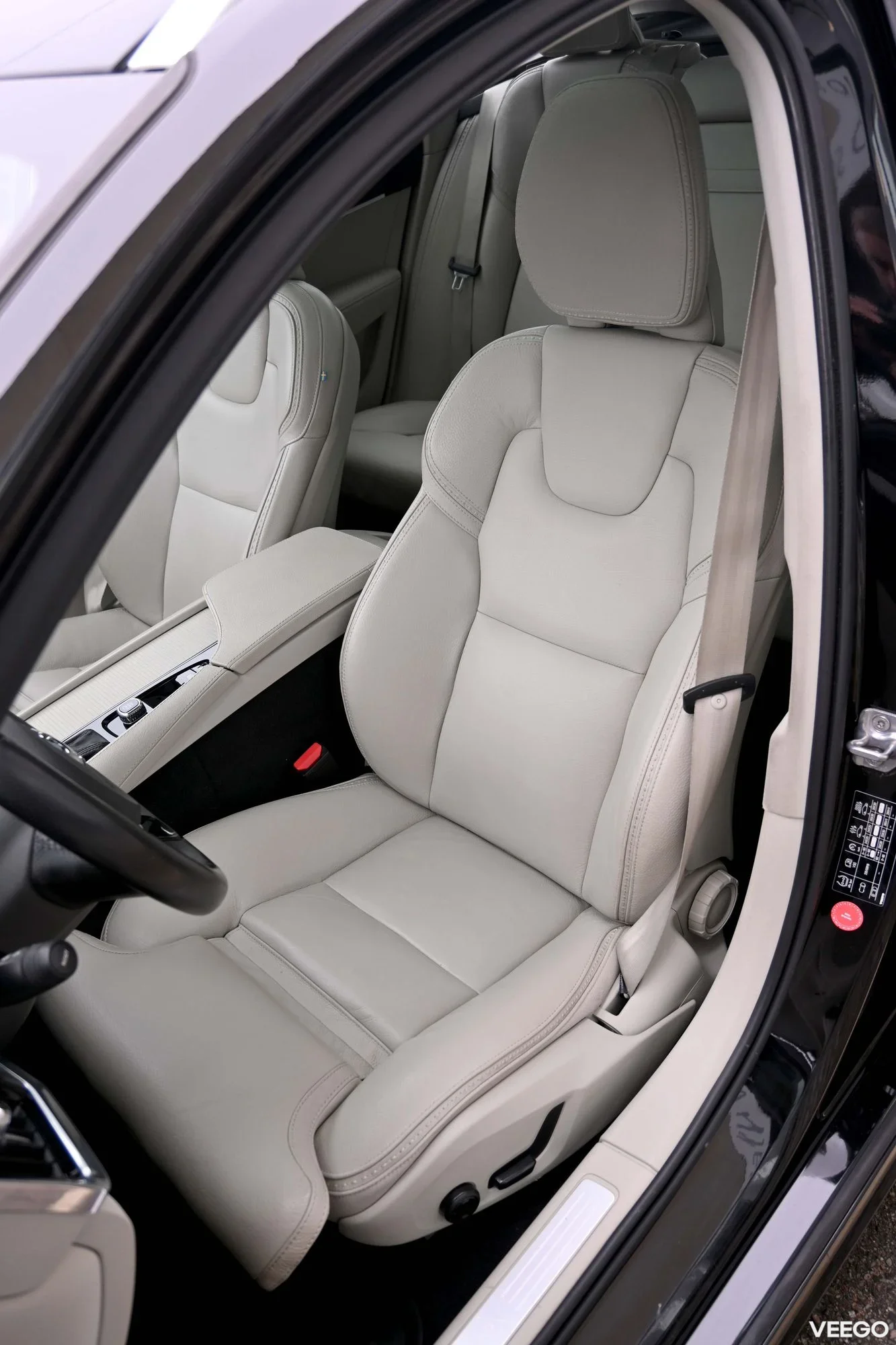 Volvo V90 Cross Country AWD INSCRIPTION INTERIOR XENIUM PRO INTELLI SAFE 2 140kW