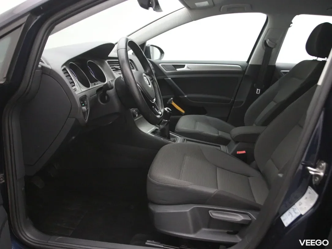 Volkswagen Golf 1.6 81kW