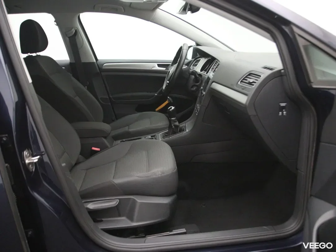 Volkswagen Golf 1.6 81kW