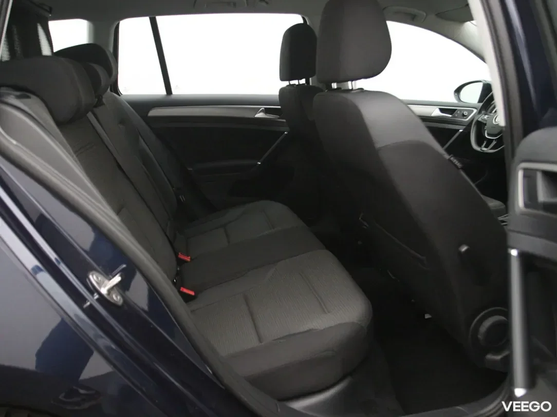 Volkswagen Golf 1.6 81kW