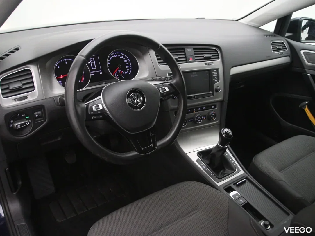 Volkswagen Golf 1.6 81kW