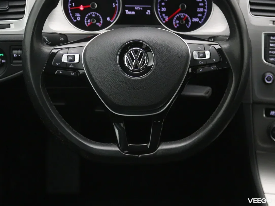 Volkswagen Golf 1.6 81kW