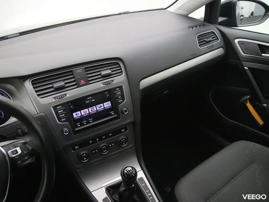 Volkswagen Golf 1.6 81kW