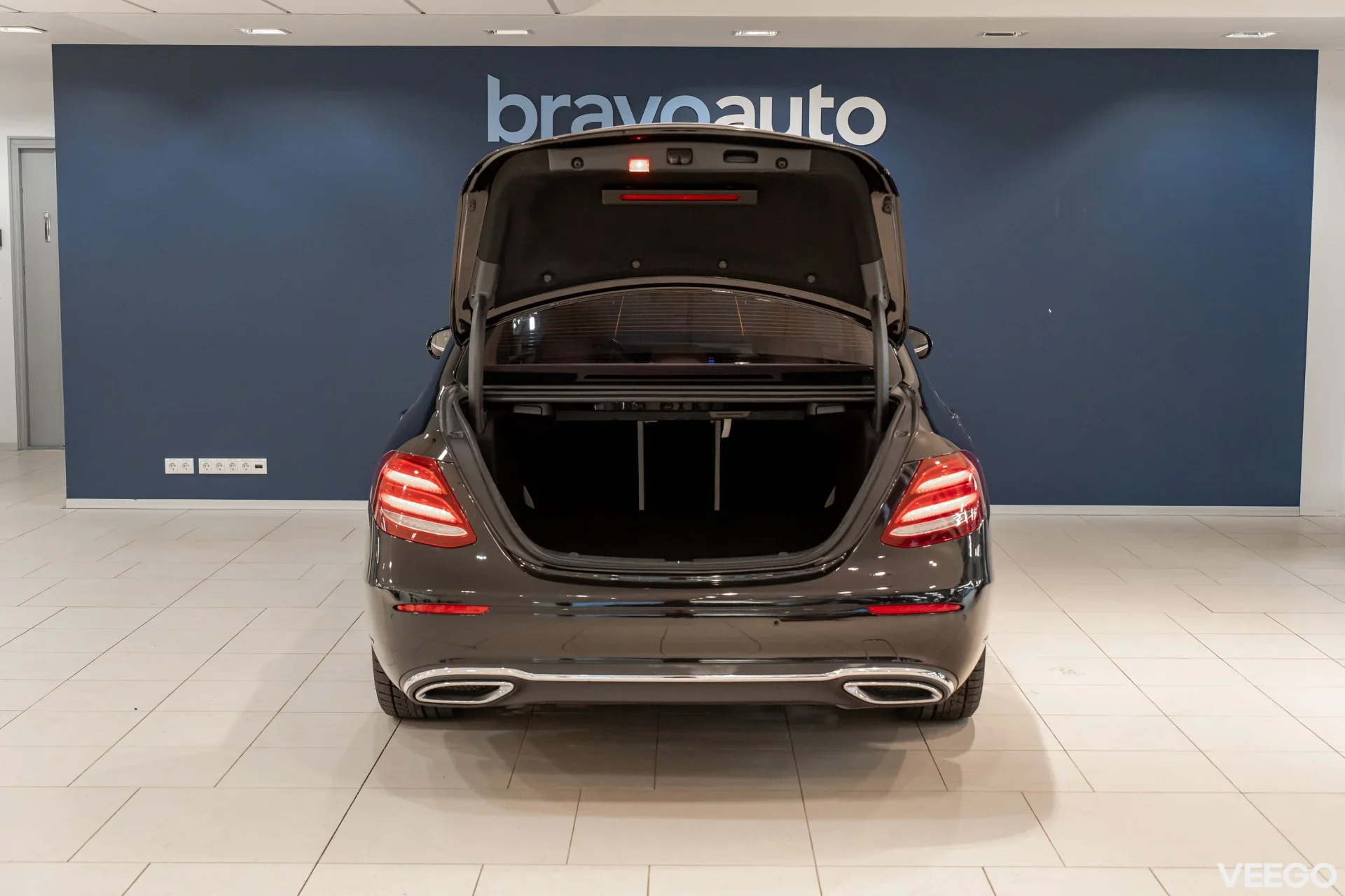 Mercedes-Benz E220 - 2 143kW