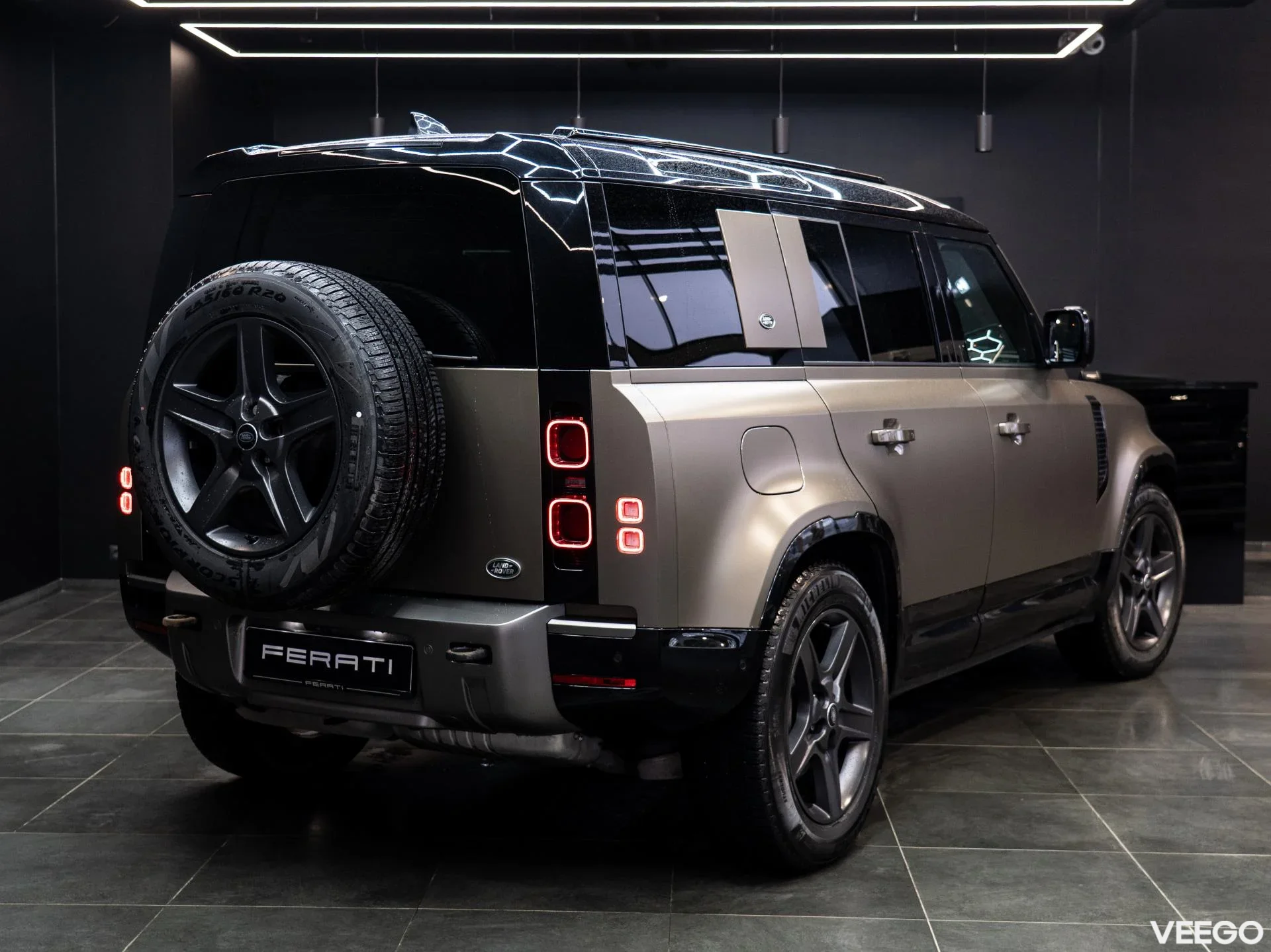 Land Rover Defender 3.0 221kW