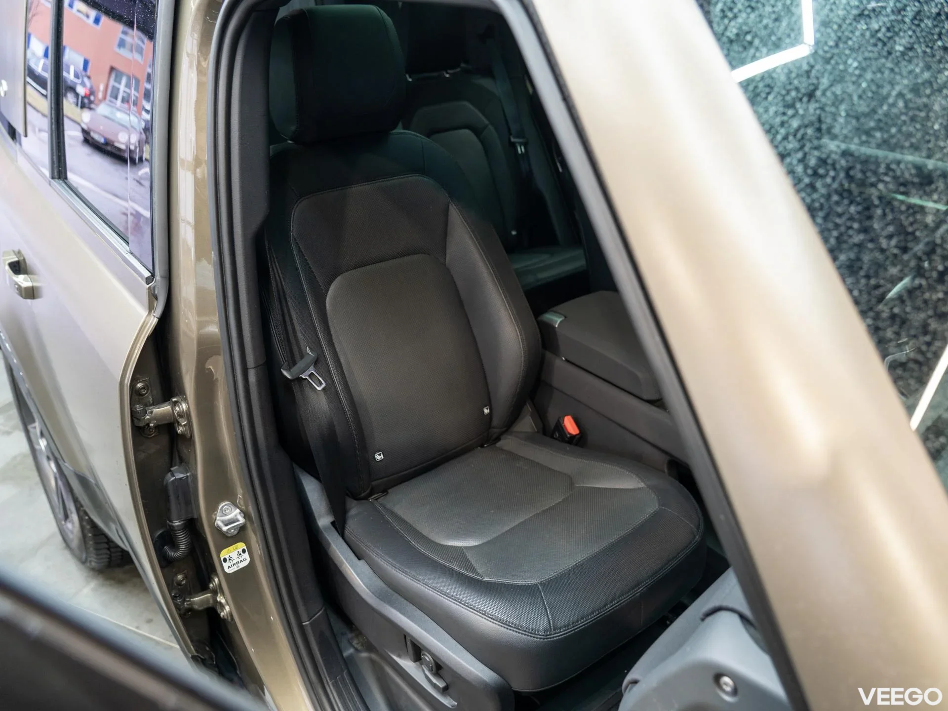 Land Rover Defender 3.0 221kW