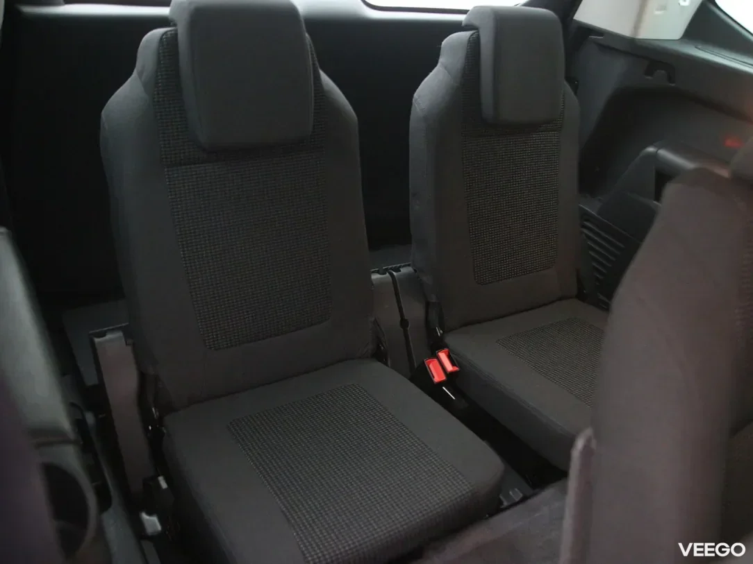 Peugeot 5008 1.6 85kW