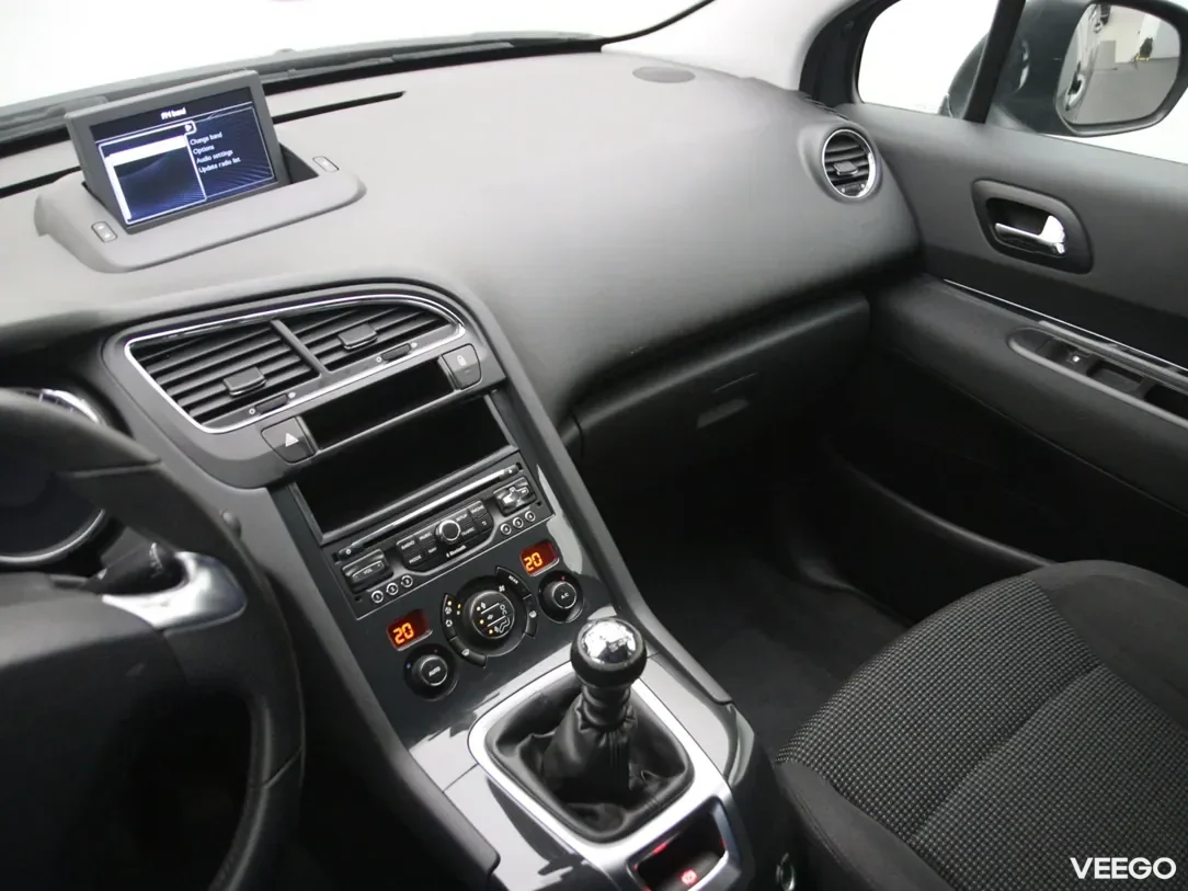 Peugeot 5008 1.6 85kW