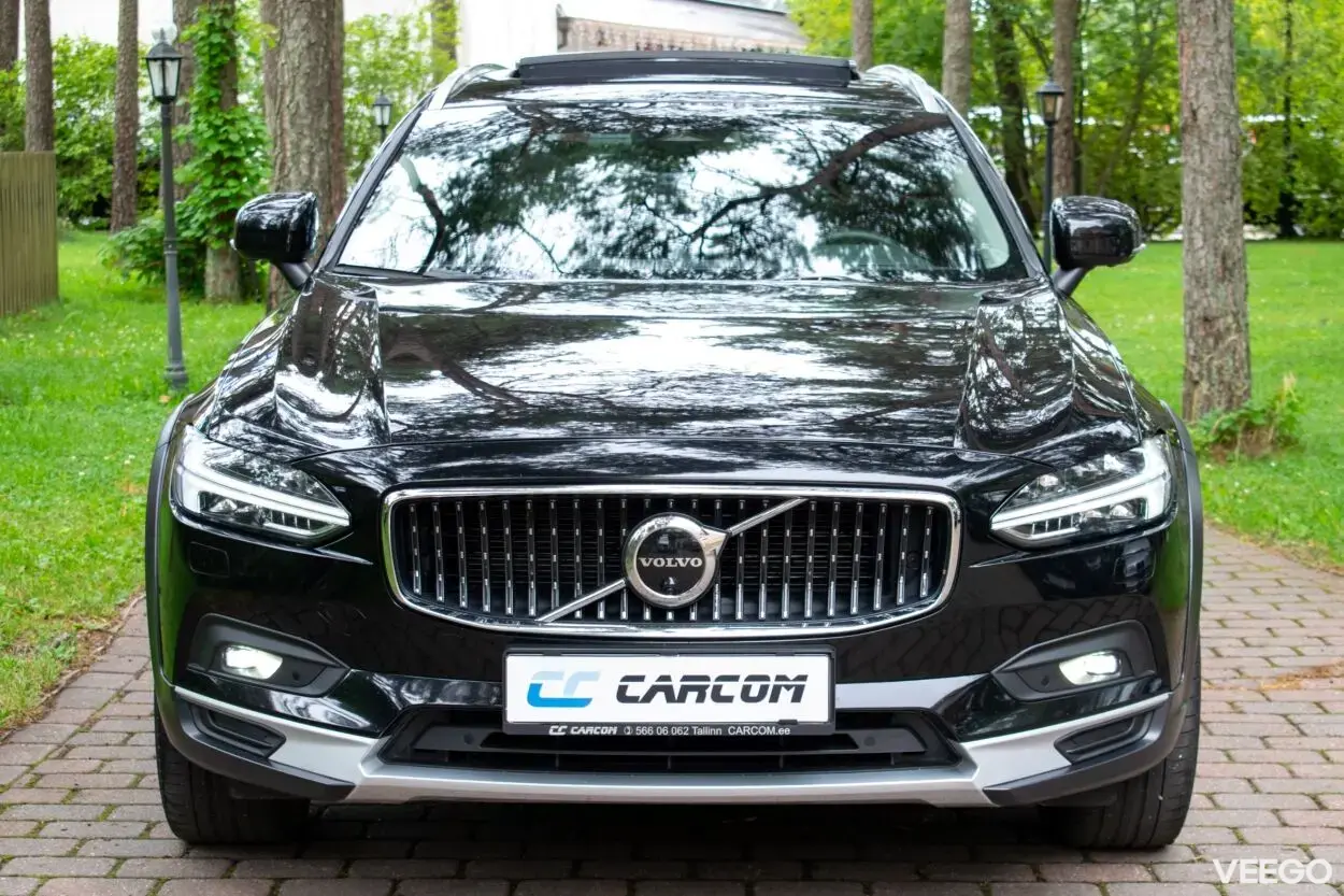 Volvo V90 Cross Country ULTIMATE Xenium FULLOPT 2 183kW