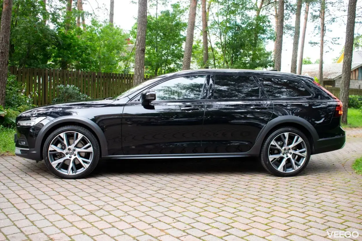 Volvo V90 Cross Country ULTIMATE Xenium FULLOPT 2 183kW