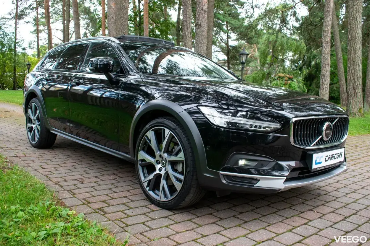 Volvo V90 Cross Country ULTIMATE Xenium FULLOPT 2 183kW