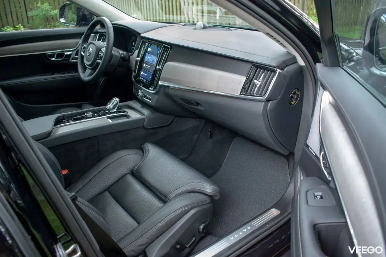 Volvo V90 Cross Country ULTIMATE Xenium FULLOPT 2 183kW