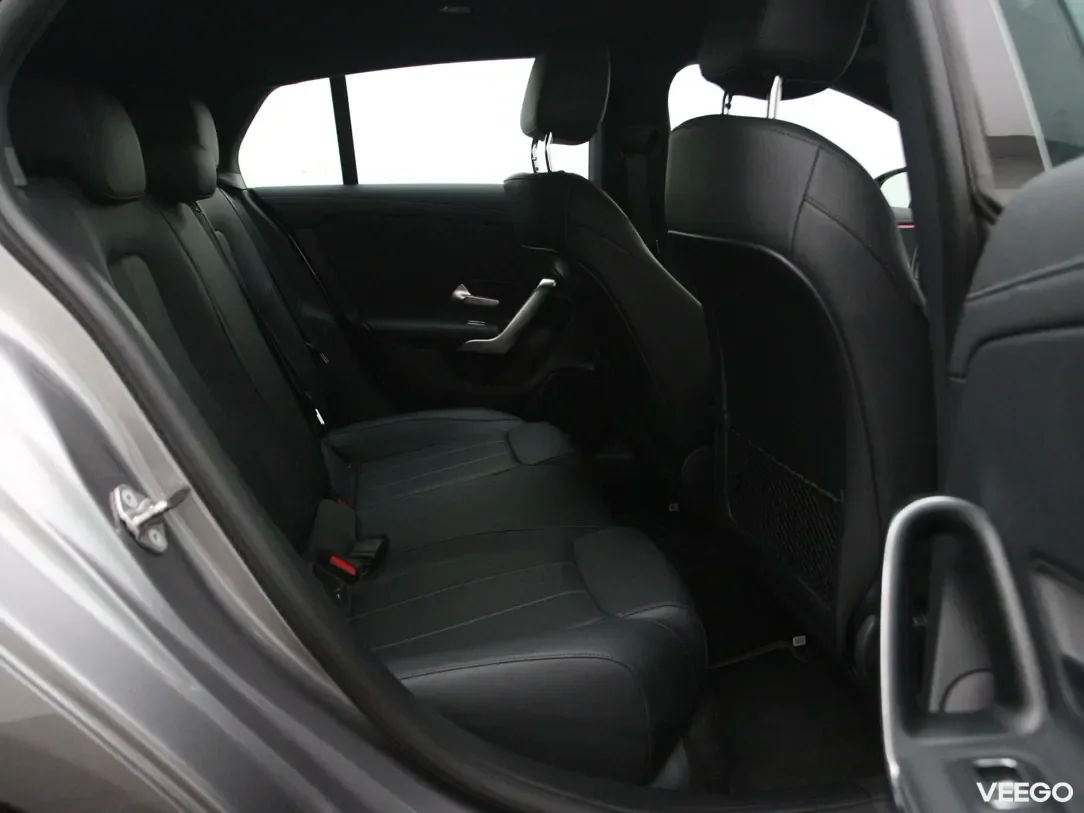 Mercedes-Benz cla-180 1.3 100kW